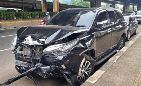 Pengemudi Fortuner Pembuat Kecelakaan Beruntun Rawamangun