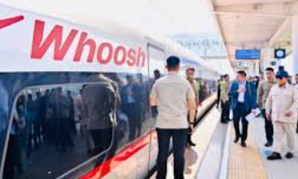 Prabowo Menggunakan Kereta Whoosh Untuk ke Jakarta