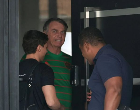 Eks Presiden Brasil Bolsonaro Merusak Gelang Pemantau