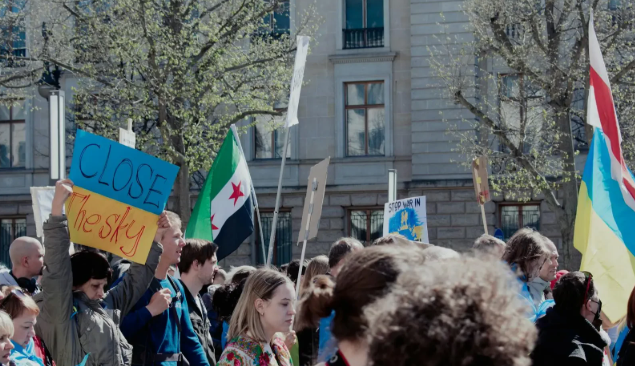 Warga London Demo Menolak Gedung Baru di Kedubes China